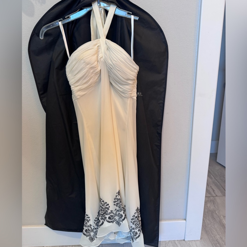 White House black market halter dress size 6, worn once.